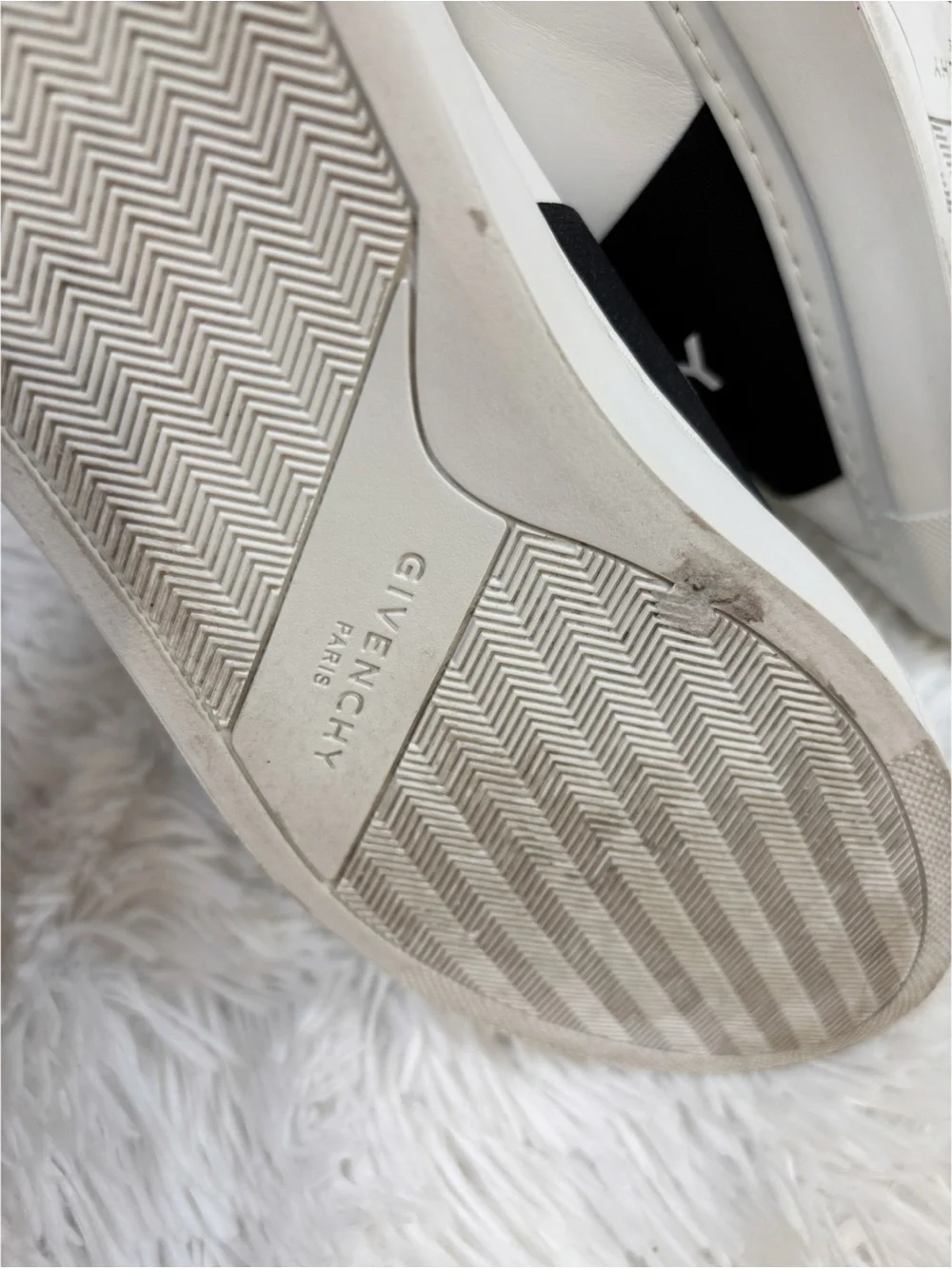 Givenchy‎ White Leather Slip-Ons sneakers with Black Logo Strap size 38 1/2